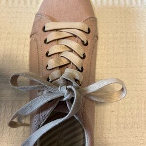 NWOT Taos sneakers